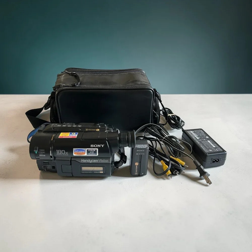 (PARTS ONLY) Sony Handycam Vision Camcorder CCD-TRV16 - PARTS ONLY!